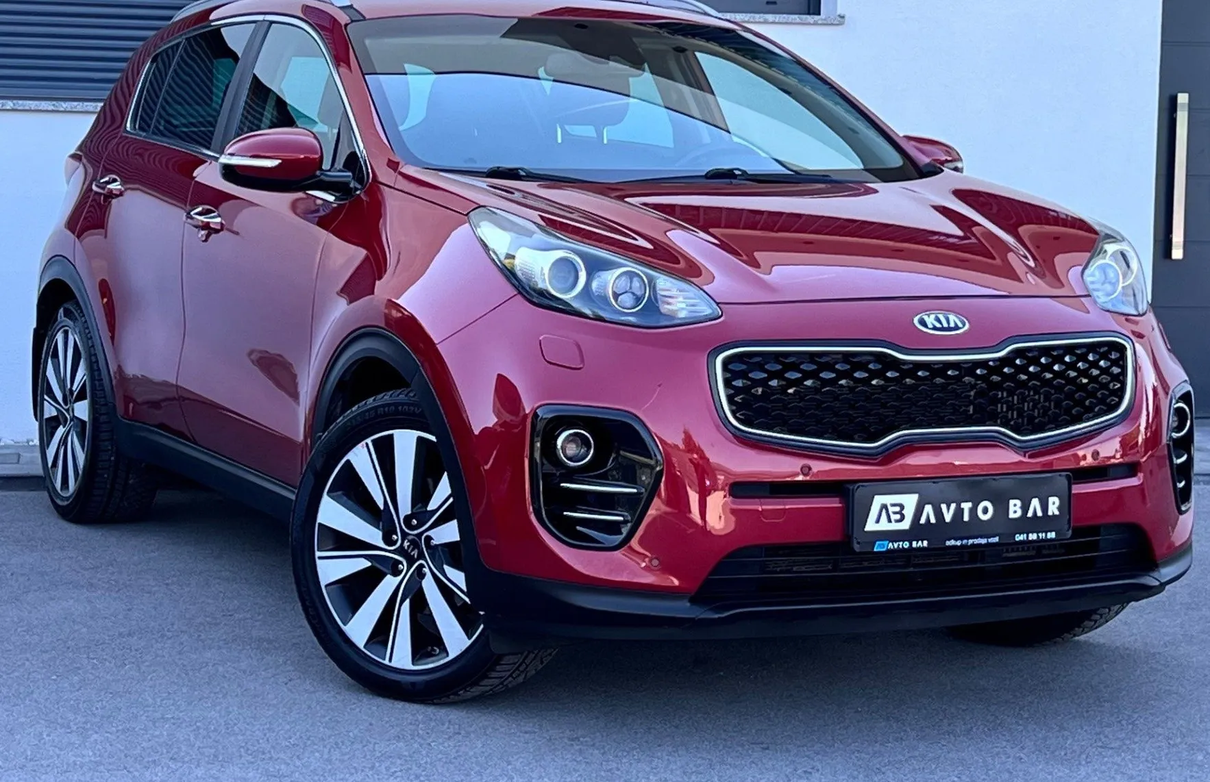 Zunanja slika - KIA Sportage - 4WD 2.0 CRDI+1.LAST+SLO+KEYLESS GO+MRTVI KOT+KAMER - 1