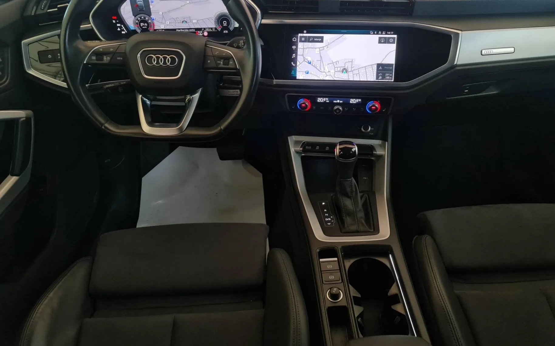 Notranja slika - Audi Q3 Sportback - 35 TFSI S line S tronic  Matrix   Virtual   Kamera - 11