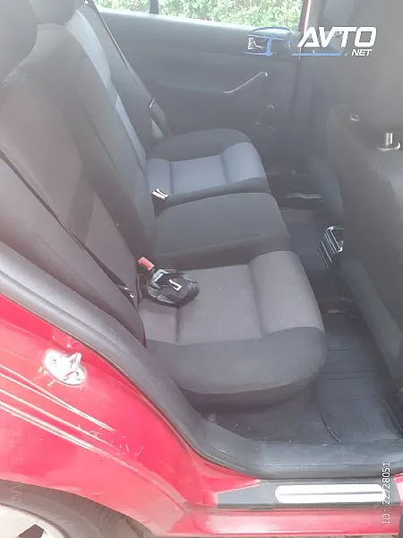 Notranja slika - Volkswagen Golf - 1,9 SDI-DIZEL - 7