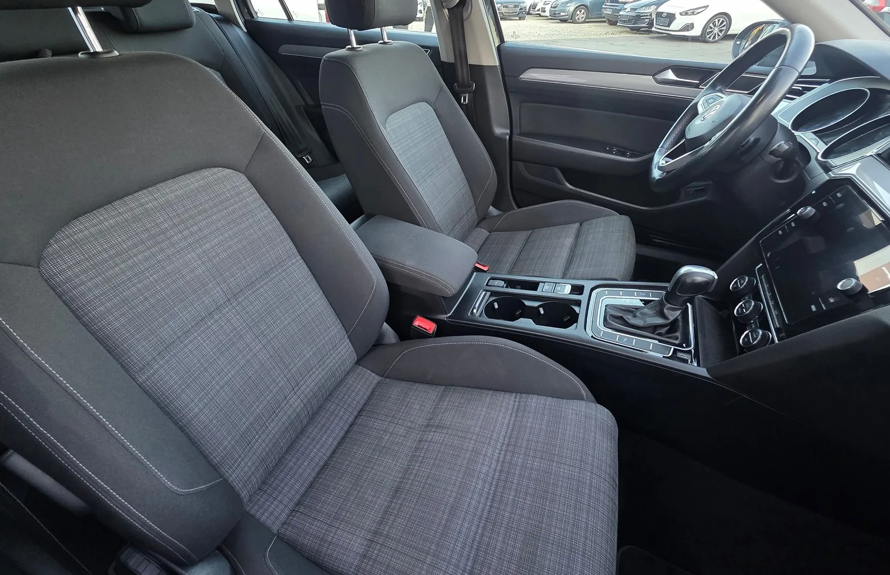 Zunanja slika - Volkswagen Passat - Variant 1.6 TDI BMT SCR DSG LED-NAVI-PDC-ALU PLATIŠČA - 13