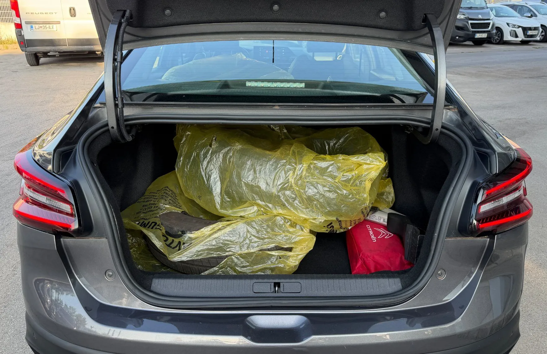 Zunanja slika - Citroën C4 X - Feel 1.2 Puretech 100 1.LASTNIK SLO - 10