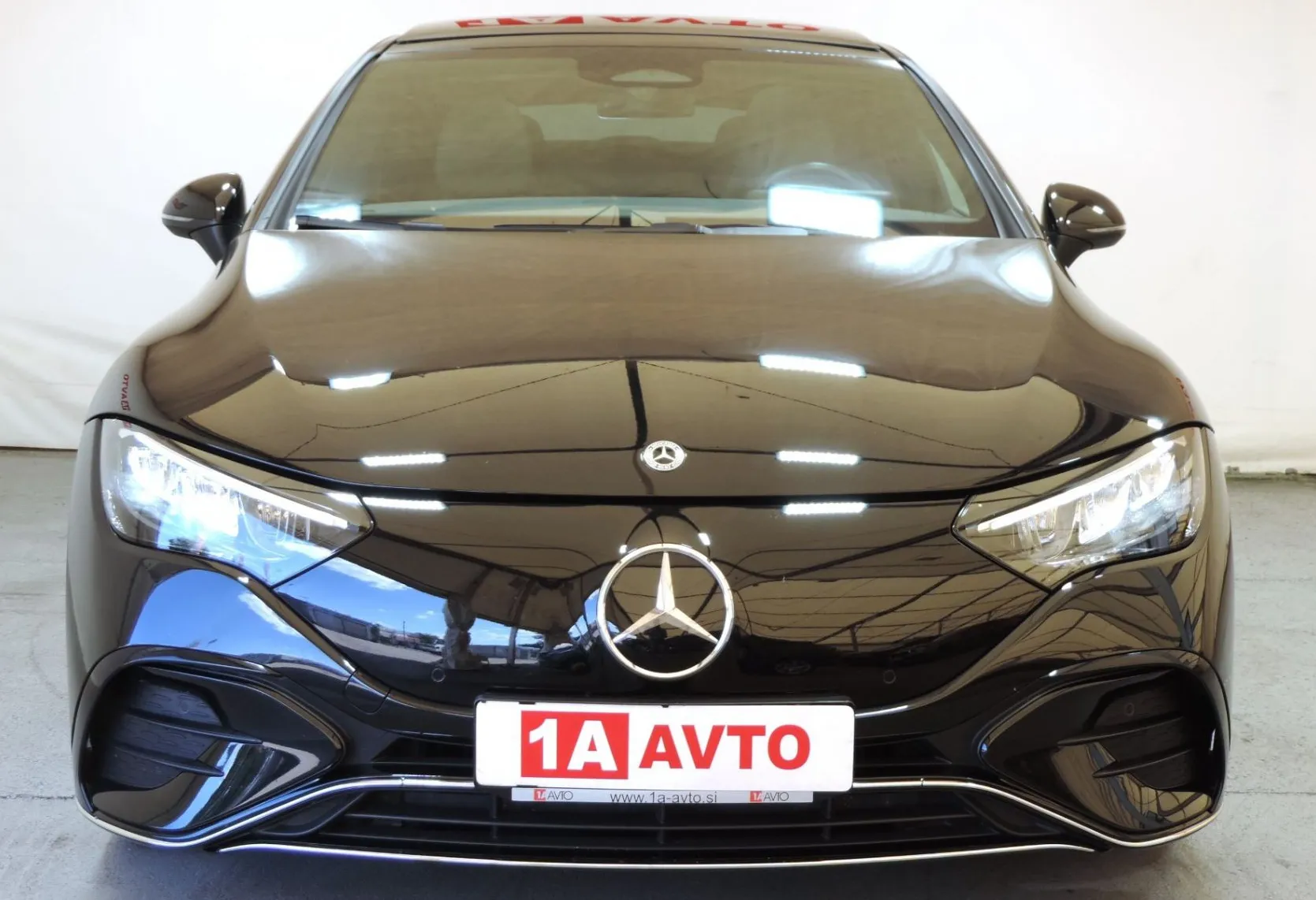 Zunanja slika - Mercedes-Benz EQE - 300 Amg Line ACC-KAMERA-PANORAMA - 2