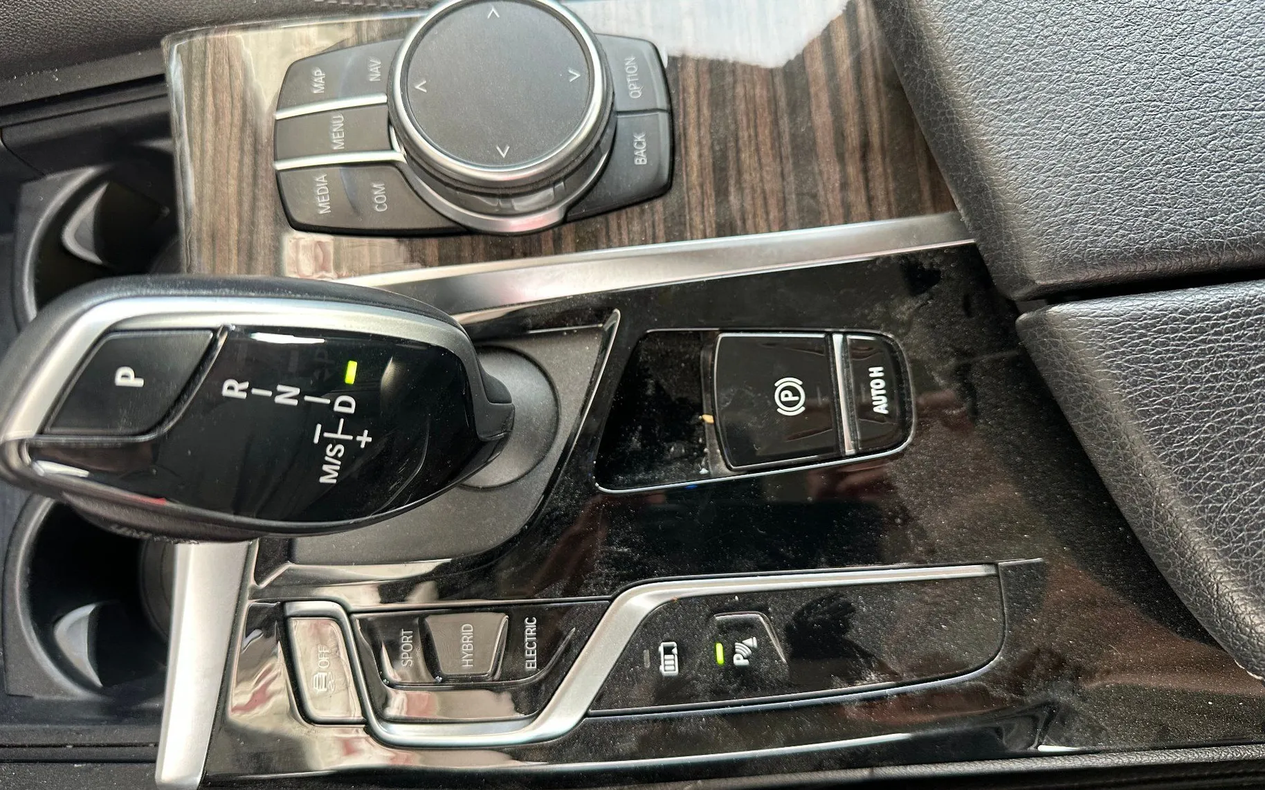 Zunanja slika - BMW 5 Series ActiveHybrid - 530e xDrive LUXURY.KAMERA.NAVI.USNJE.LED.AL - 14