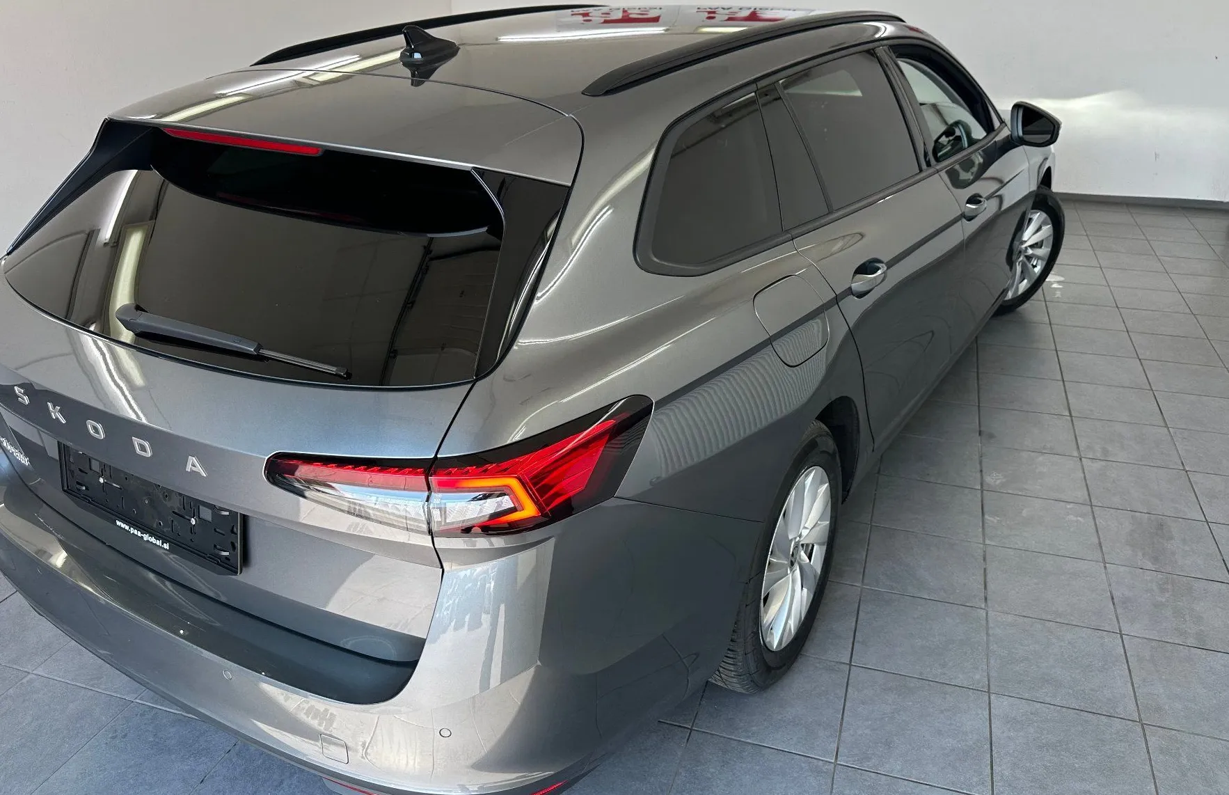 Zunanja slika - Škoda Superb - 1.5 TSI mHEV Essence DSG.LED.NAVI.GRE.SED.ACC.AUT - 3