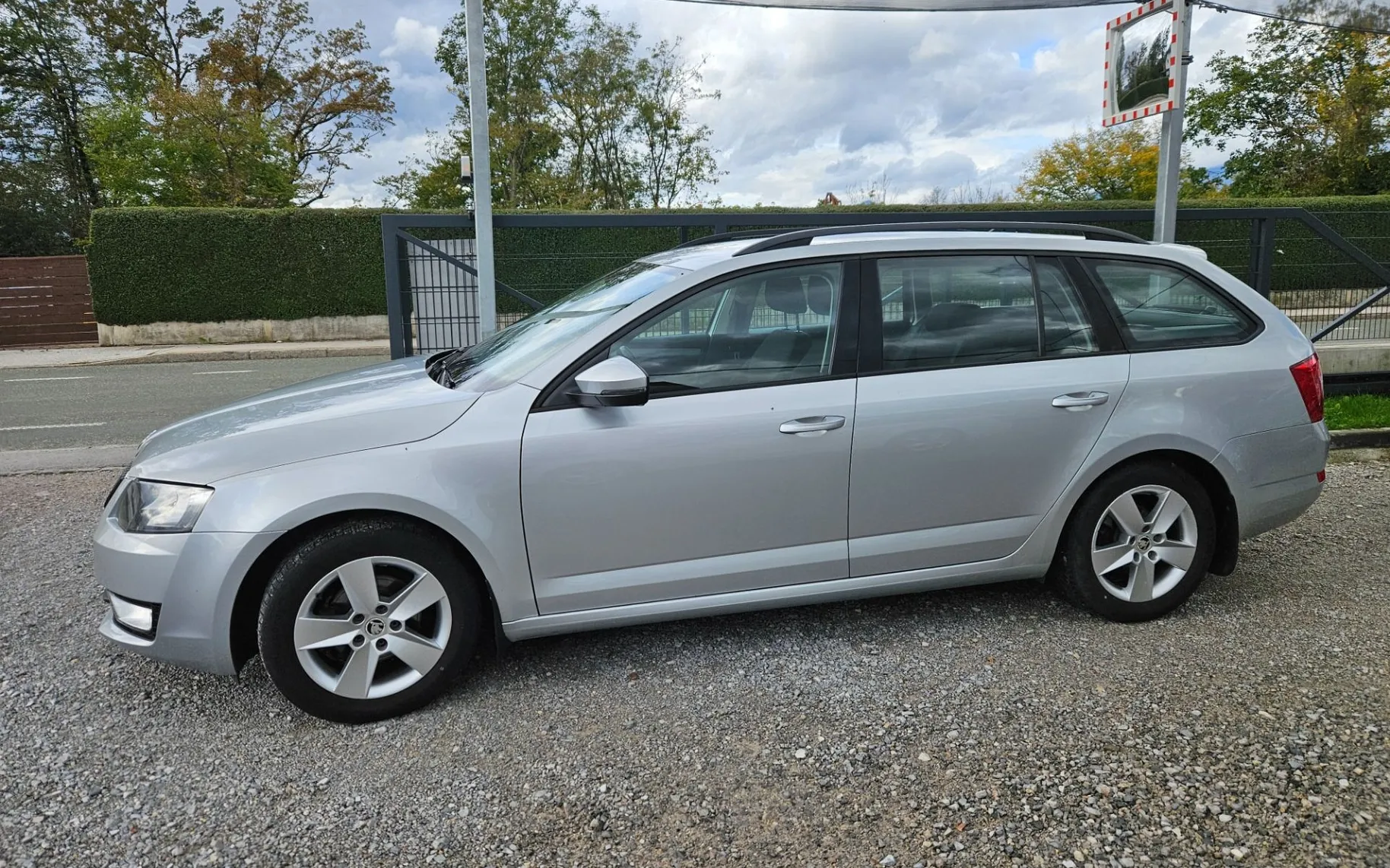 Zunanja slika - Škoda Octavia - 1.6 TDI Family - 6