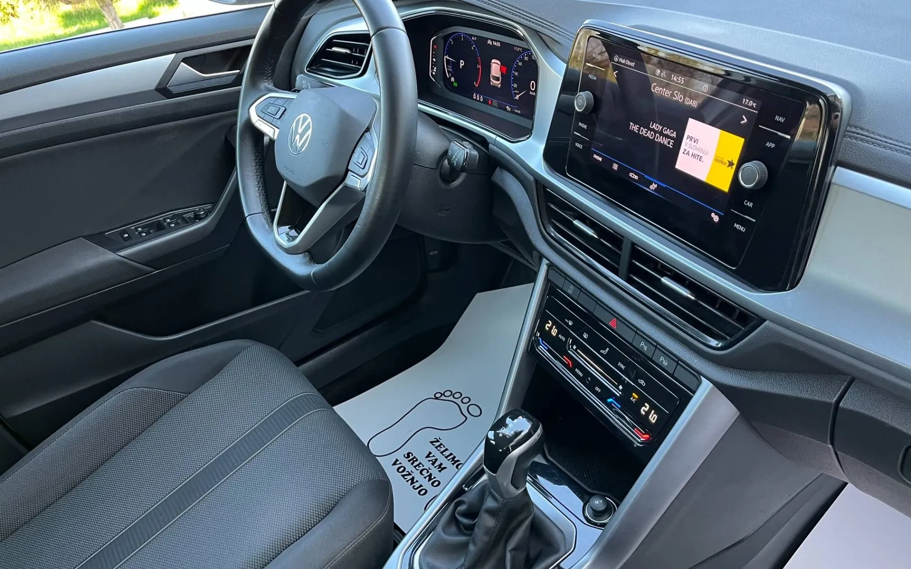 Notranja slika - Volkswagen T-Roc - 2.0 TDI avt. Style -1 LASTNK-IQ LIGHT-NAVI-ALU-K.. - 11