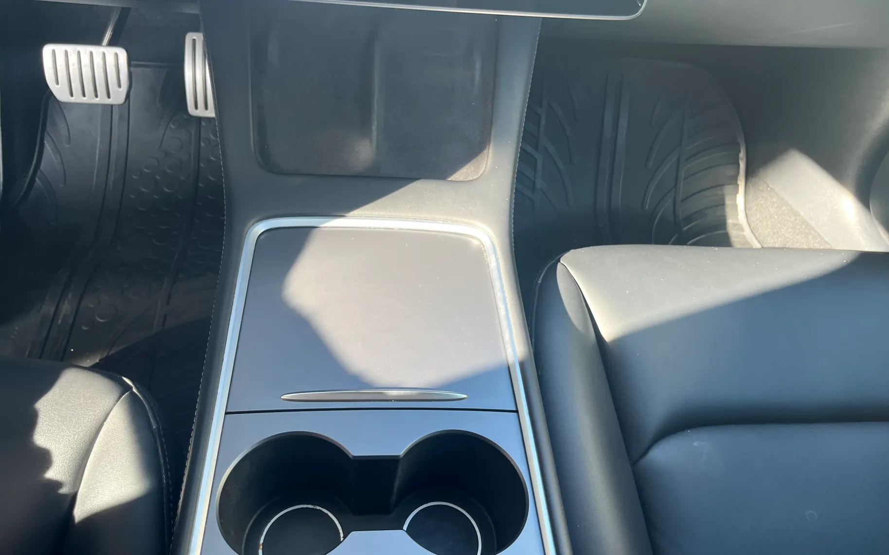 Notranja slika - Tesla Model 3 - 3D3 / 3D1 - 20