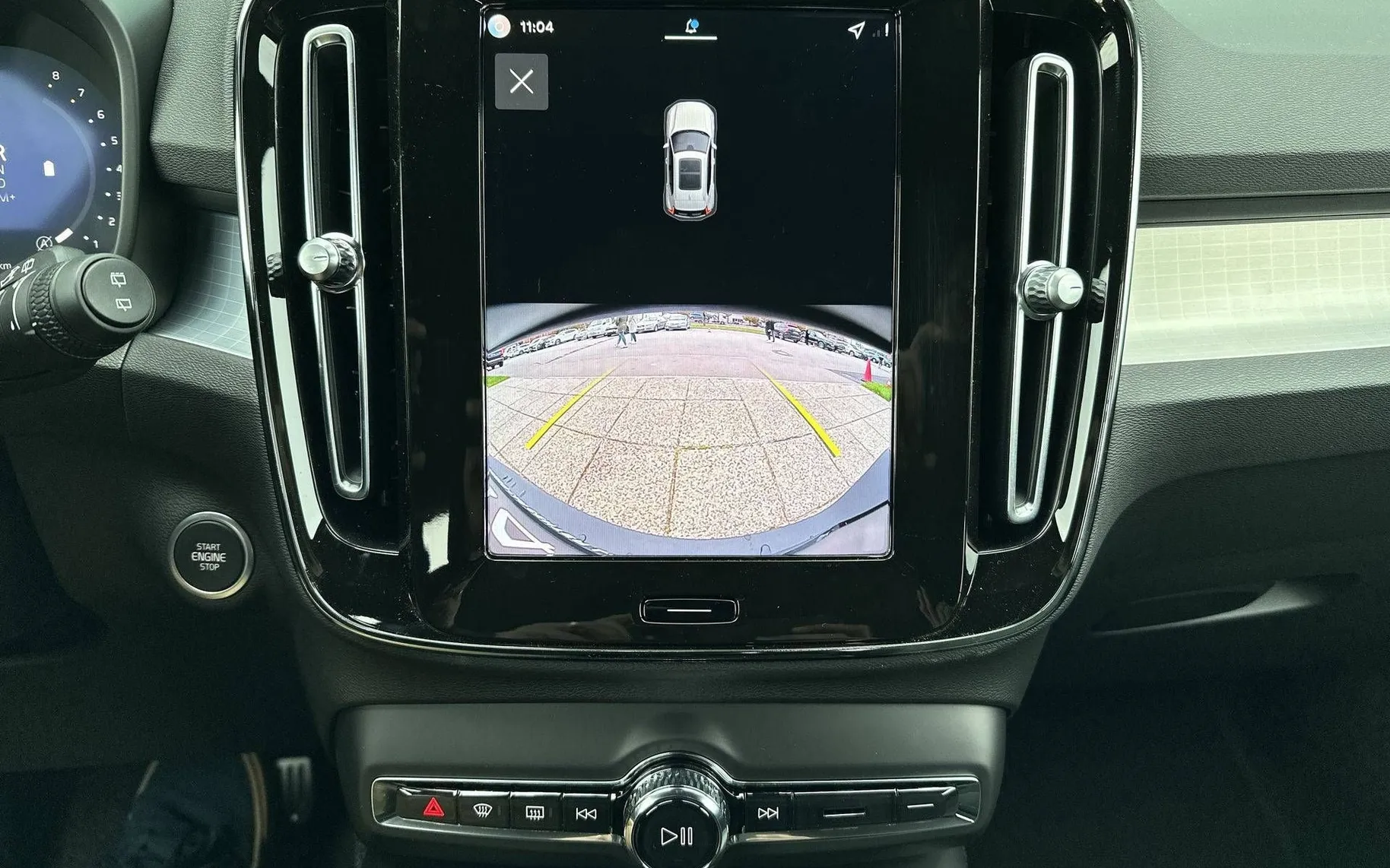 Notranja slika - Volvo XC40 - B3 P Core AT DCT 3 leta garancije + 3 servisi... - 16