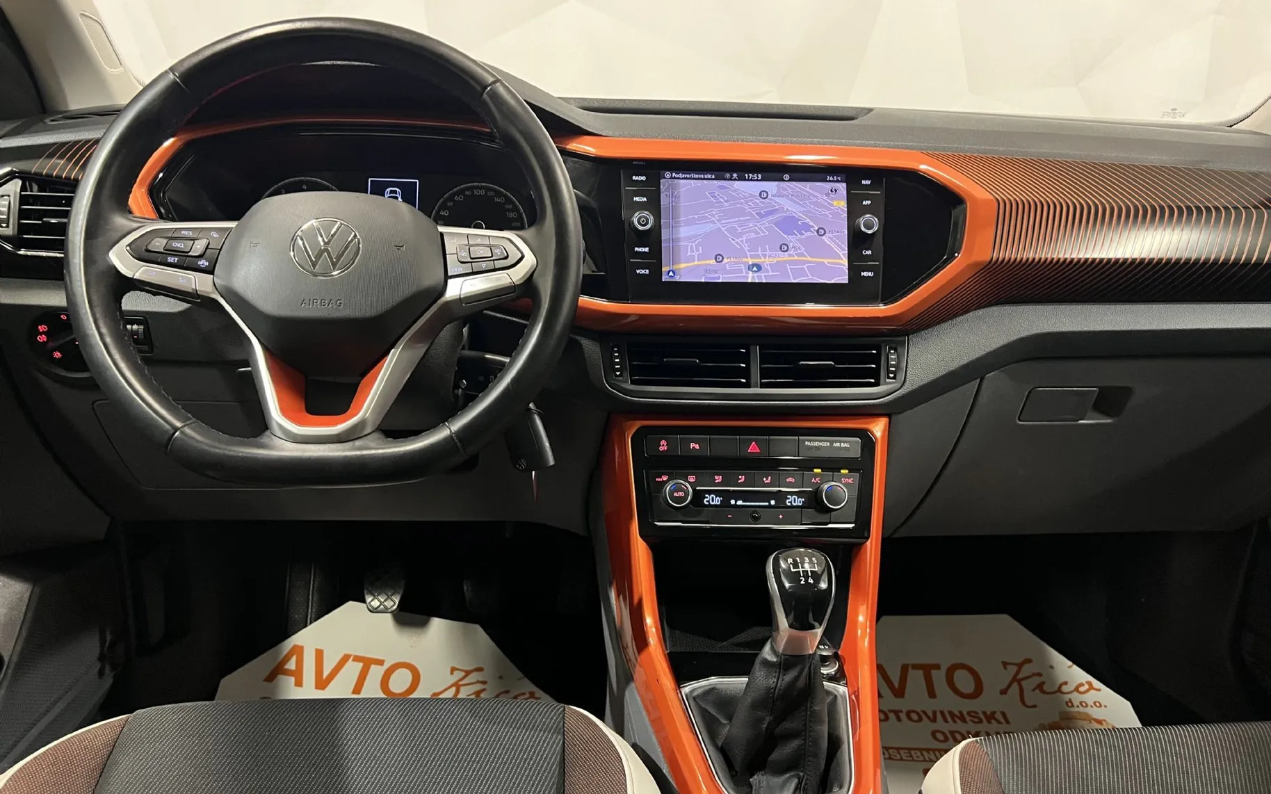 Notranja slika - VW T-Cross - 1.0 TSI-ACC-LED-KAMERA-NAVIGACIJA-PDC-TRAJNIK ... - 10