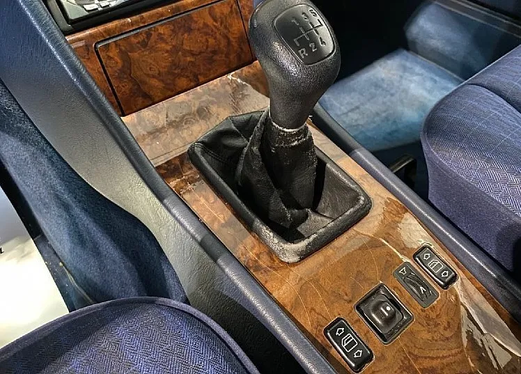 Zunanja slika - Mercedes-Benz E-Razred - 230 BREZ RJE - KLIMATRONIC - ALU - VRHUNSKO STANJE - 13