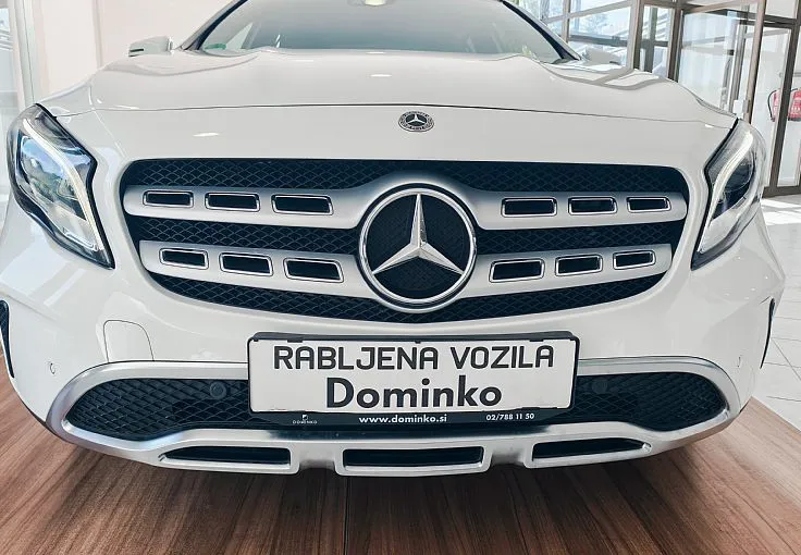 Zunanja slika - Mercedes-Benz GLA-Razred - 180 URBAN PRO AVT-PANORAMA-KAM-EL.PRTLJ-LED-VIDEO - 2