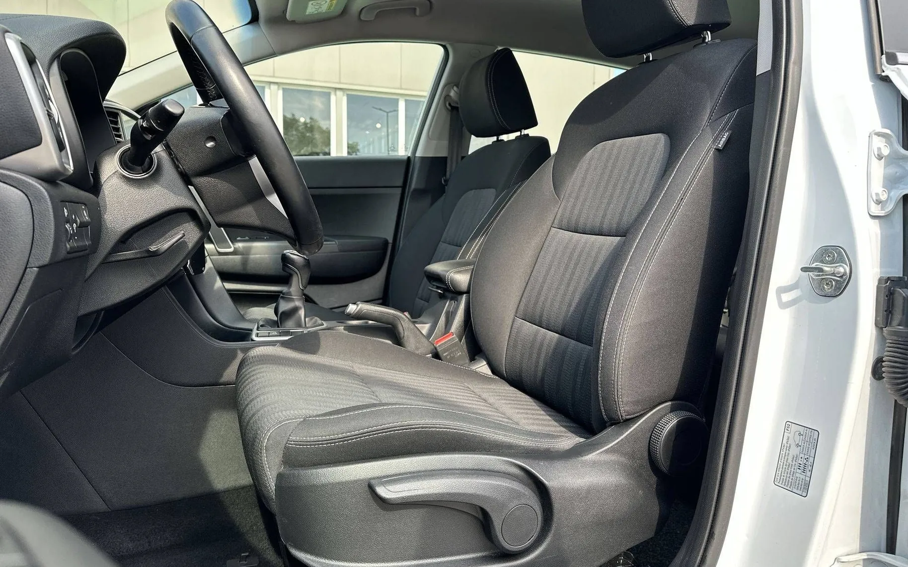 Notranja slika - KIA Sportage - 1.6 GDI LX Active ISG - 10