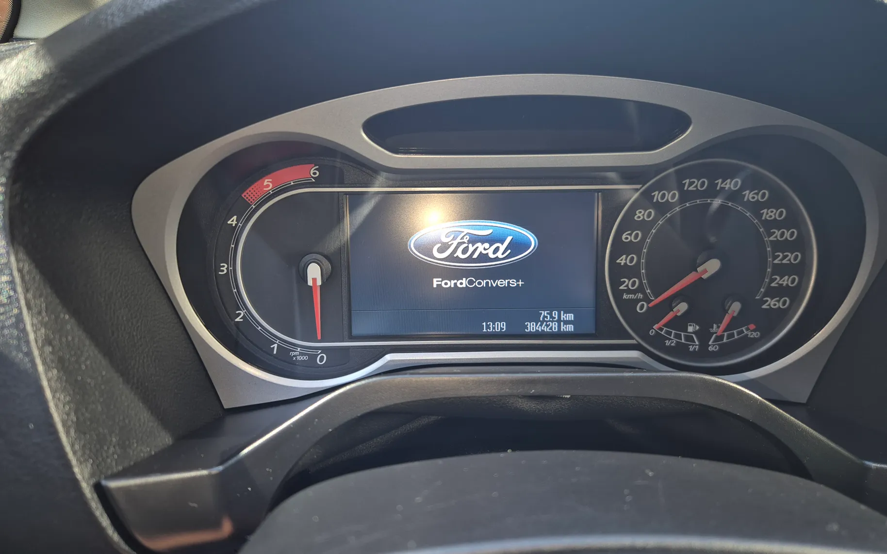 Notranja slika - Ford S-MAX - 2,0 TDCi Titanium DPF Avt. - 6