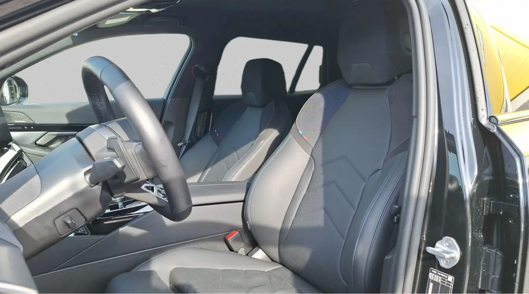 Zunanja slika - BMW Serija 5 - Touring: 530e xDrive M-Sport. SLO. iconic. vl. kljuka - 14