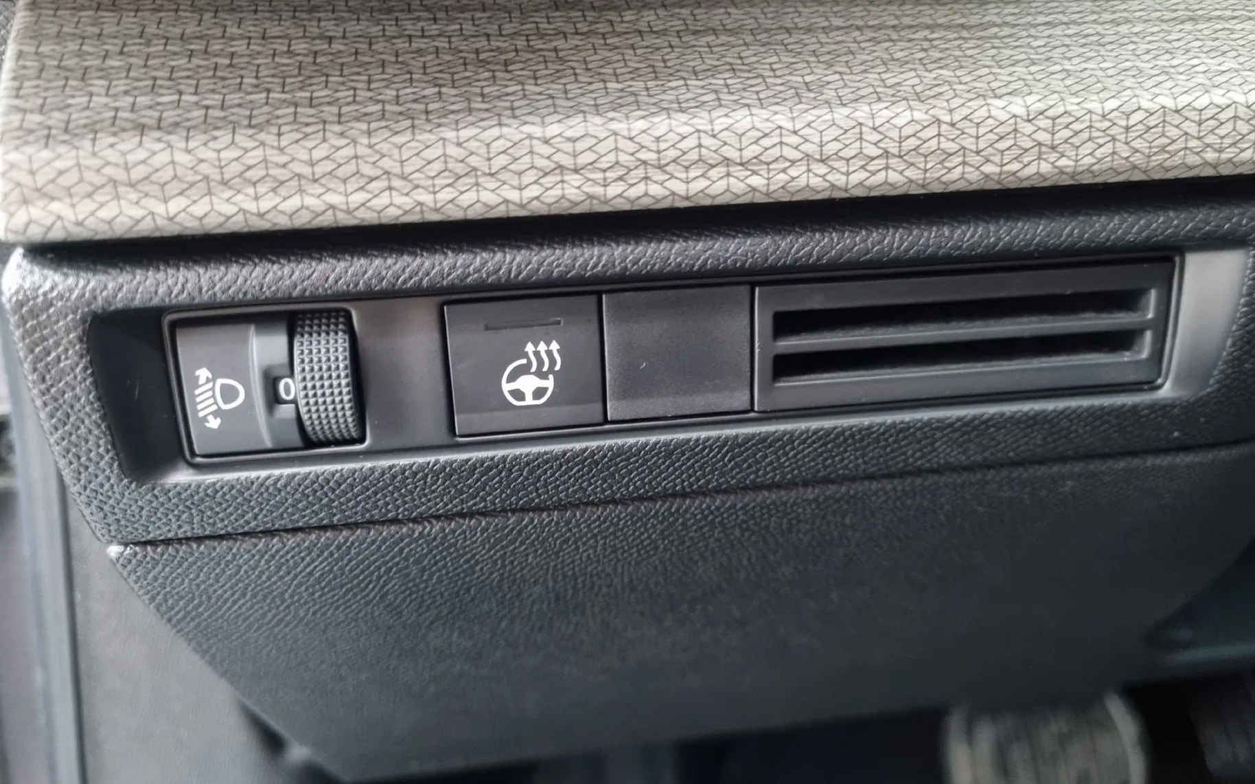Zunanja slika - Citroën C5 X - Shine 1.6L AVTOMATIK-KAMERA-DAB-NAVI-ACC - 13