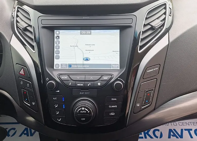 Zunanja slika - Hyundai i40 - 1.7 CRDI 85KW PREMIUM FUL LED-NAVI-KAMERA-PDC-... - 8