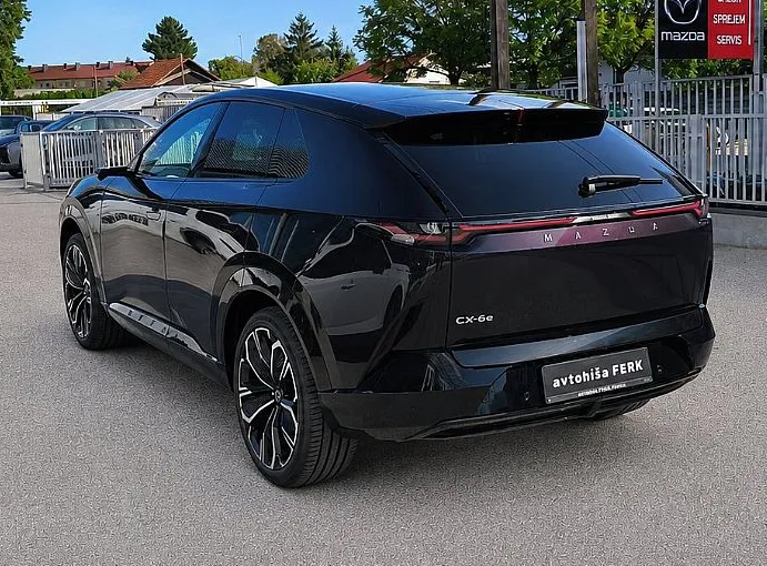 Zunanja slika - Mazda CX-6e - 258hp Takumi Plus - 4