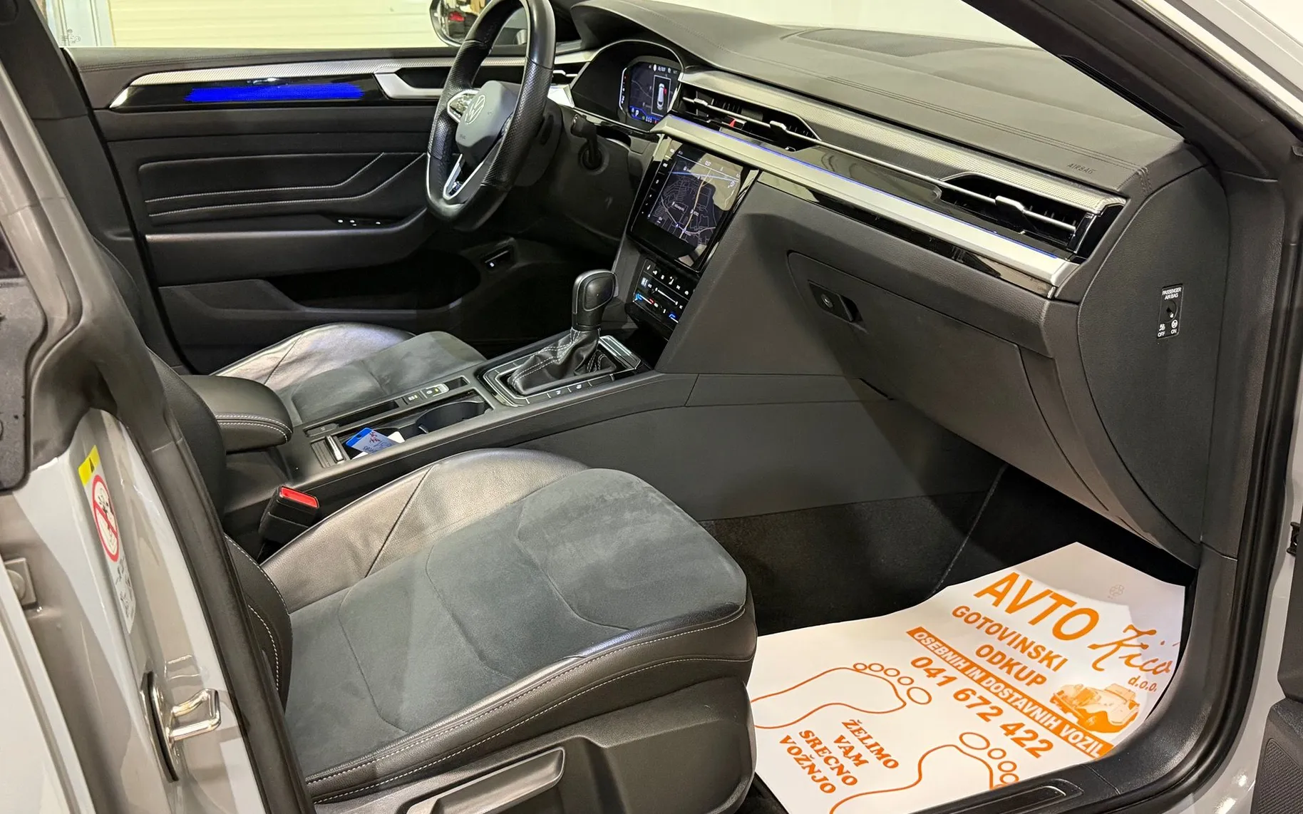 Notranja slika - VW Arteon Shooting Brake - 2.0 TDI-R-LINE-PANORAMA-VIRTUAL-ACC-KAMERA-NAVI-F1 - 12
