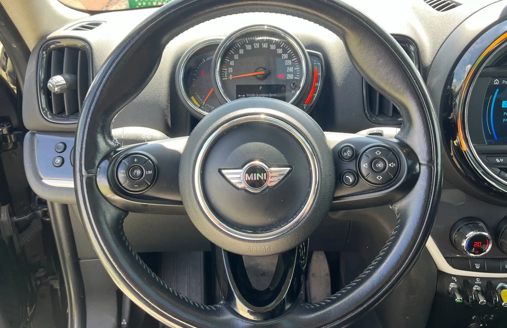 Zunanja slika - MINI Countryman - Cooper SE ALL4 PANO. TEMPO. NAVI. 2X PDC - 13
