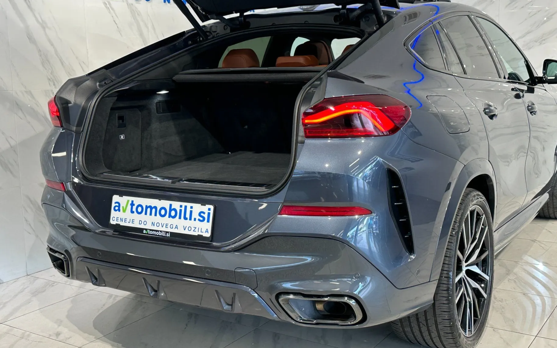 Notranja slika - BMW serija X6: - xD40d|M|SkyL|22col|Laser|4WS|SoftC|Hlaj|ACC|Harm.. - 8