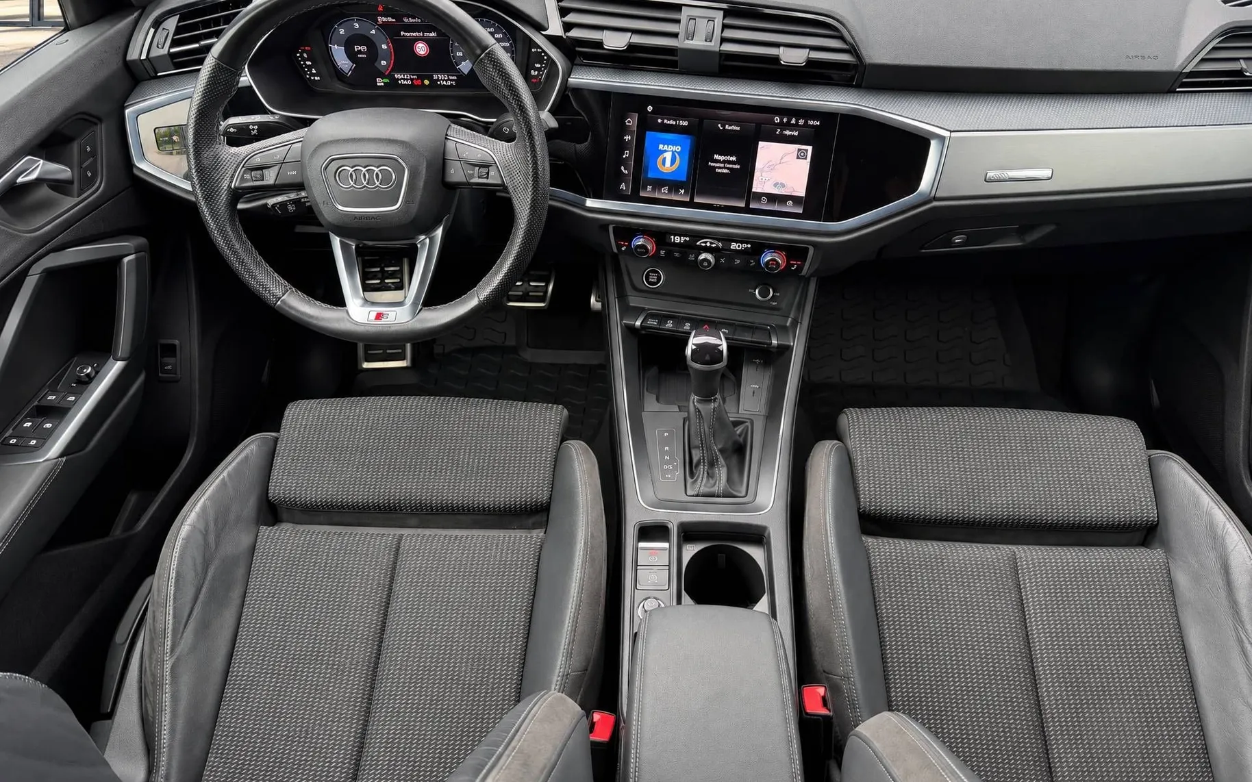 Notranja slika - Audi Q3 Sportback - 2.0 TDI S-line S-tronic-SLO-ACC-LED-Virtual-Navi - 11