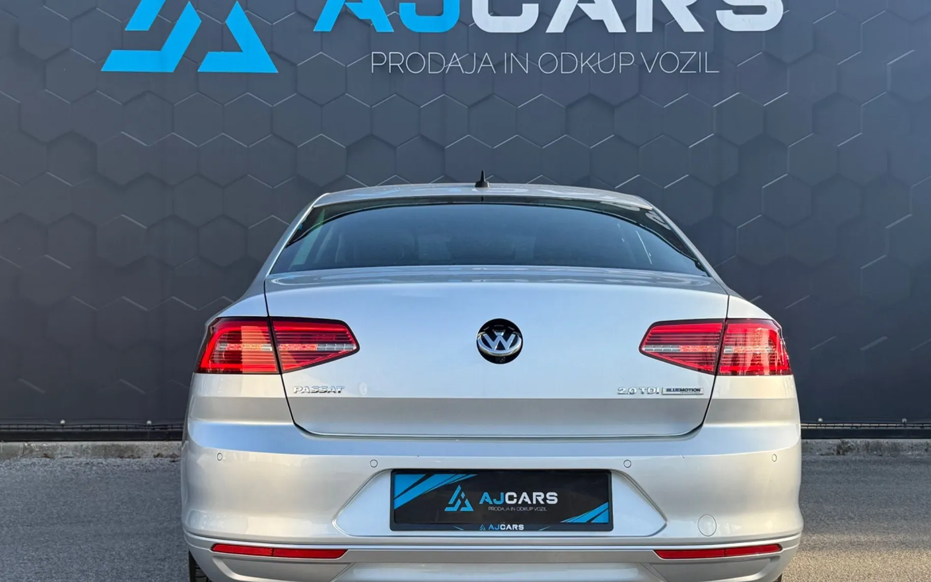 Zunanja slika - VW Passat - 2.0 TDI BMT Highline-Slovensko poreklo-Vel. serv.. - 6