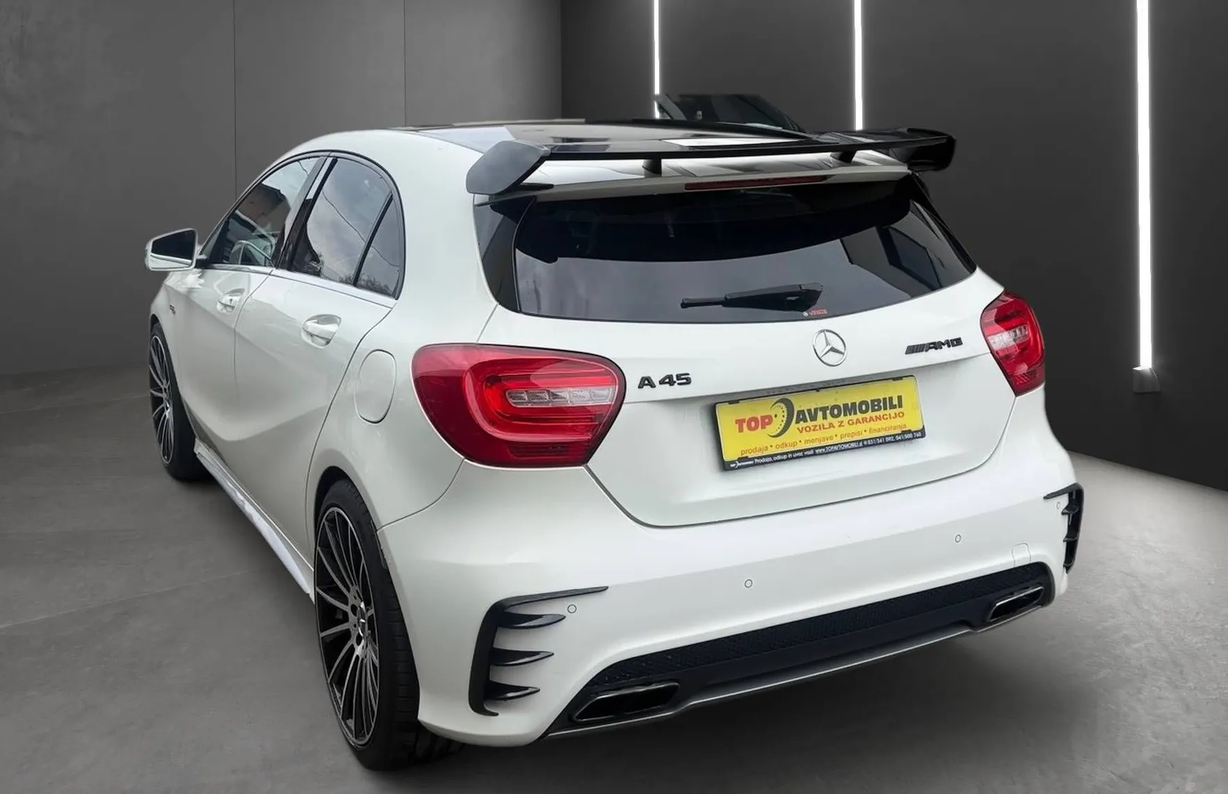 Zunanja slika - Mercedes-Benz A-Razred - 45 AMG 4MATIC XENON NAVI PDC TEM ŠPORTNI IZPUH - 6
