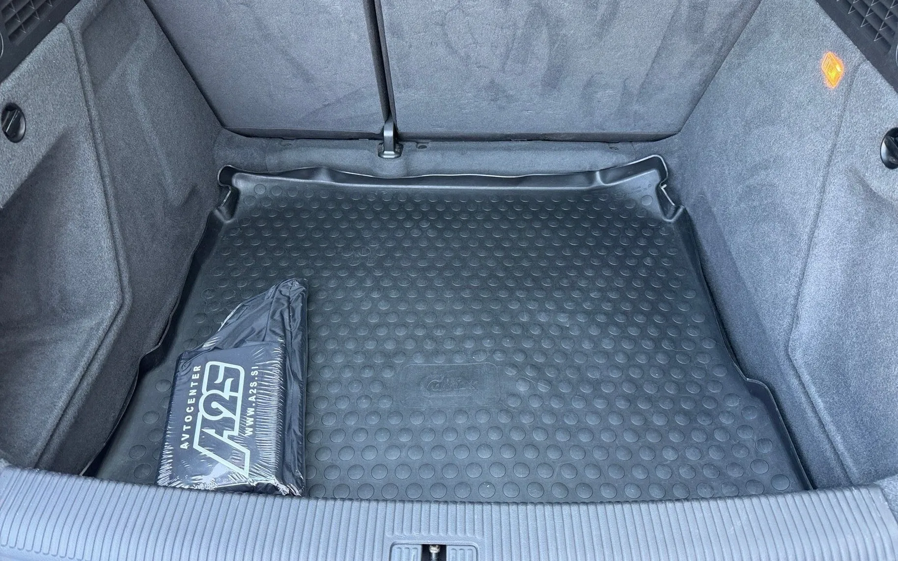 Notranja slika - Audi Q3 - quattro 2.0 TDI-SLO-1.Lastnik-Bixsenon-PDC-Tempoma - 12