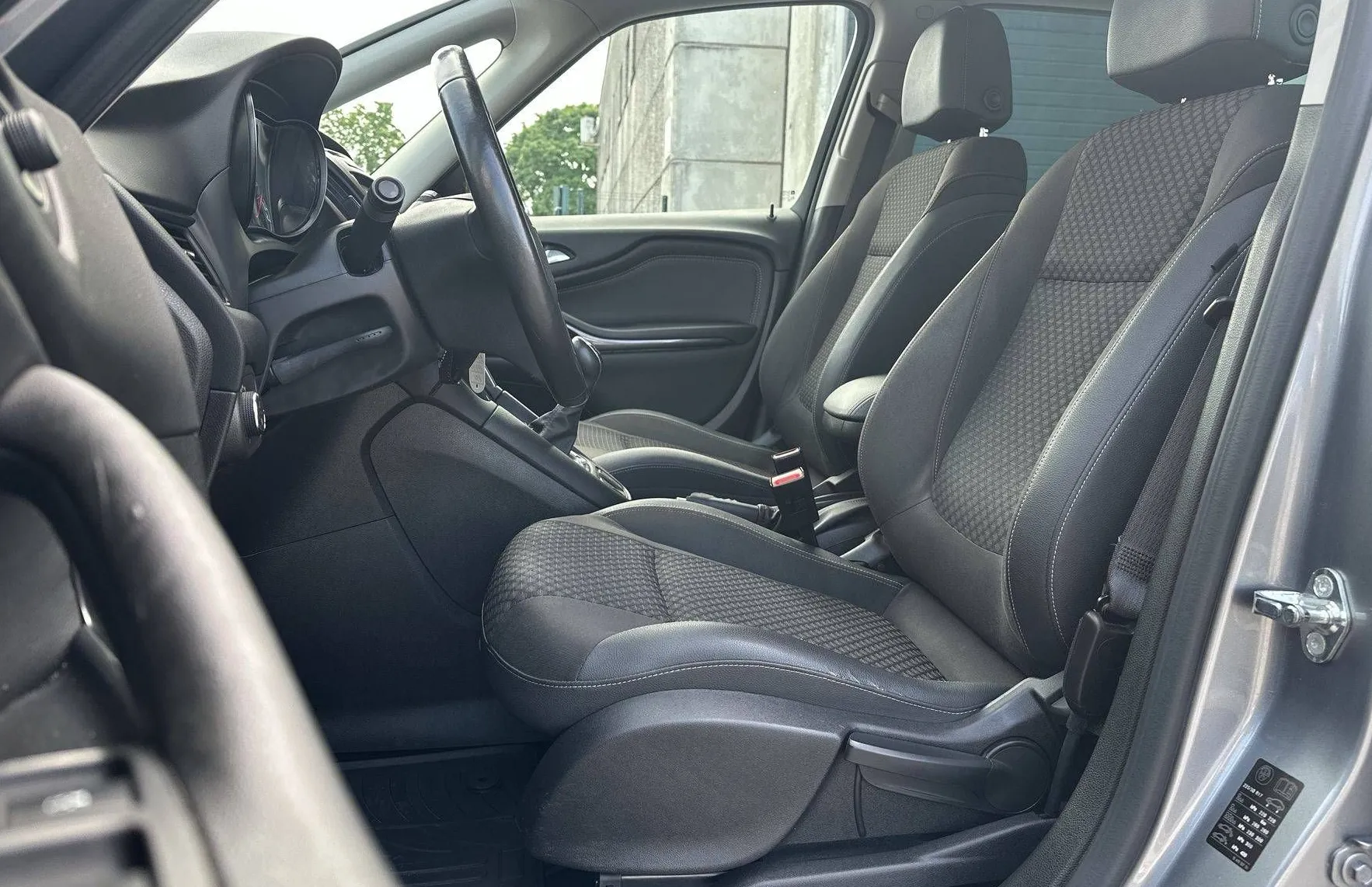 Zunanja slika - Opel Zafira - 1.4 Tourer... - 10