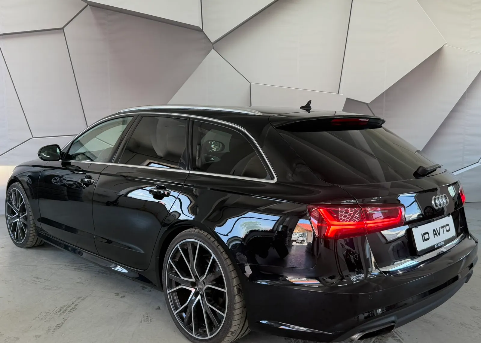 Zunanja slika - Audi A6 - Avant Avant 2,0 TDI ultra S tronic - 2