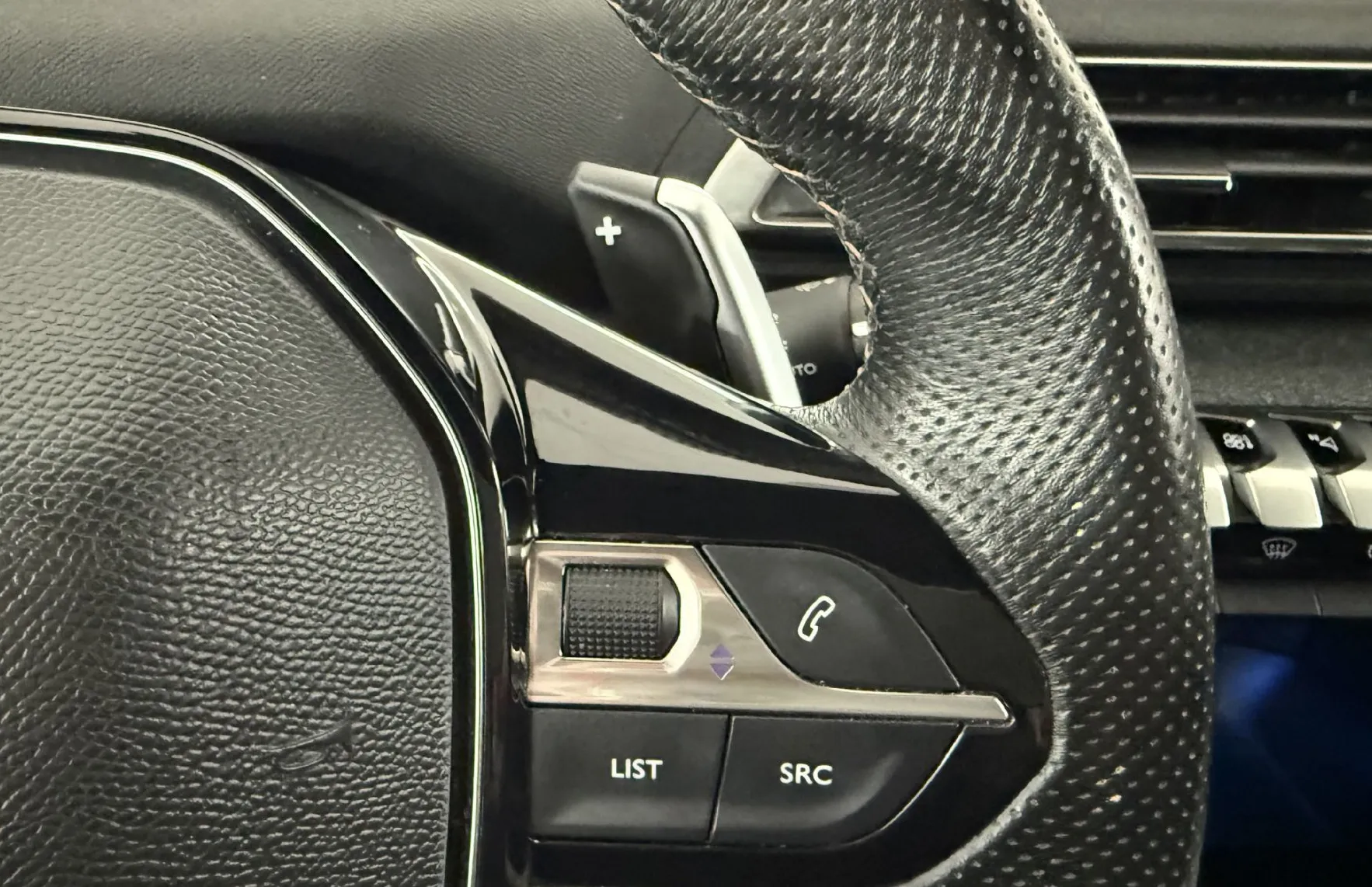 Zunanja slika - Peugeot 3008 - 1.6 THP 180 S S EAT8 GT Line.KAMERA.LED.NAVI.USNJE - 15
