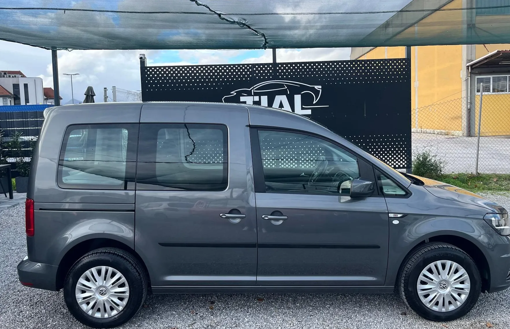 Zunanja slika - VW Caddy - 2.0 TDI 2X DRSNA-PDC-TEMPO.-SLO-OPRAVLJEN SERVIS - 6
