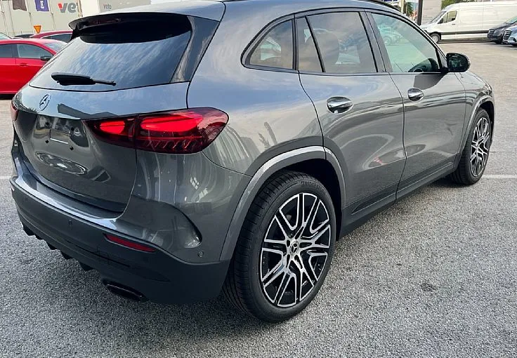 Zunanja slika - Mercedes-Benz GLA-Razred - 180 AMG Line EDITION Avt. - 4