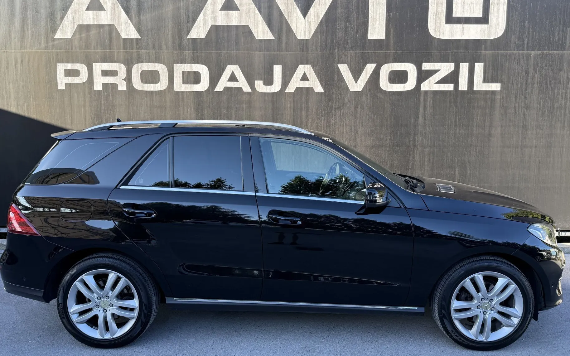 Zunanja slika - Mercedes-Benz GLE-Razred - GLE 250d-PANORAMA-360°-USNJE- NAVI-H K - 3