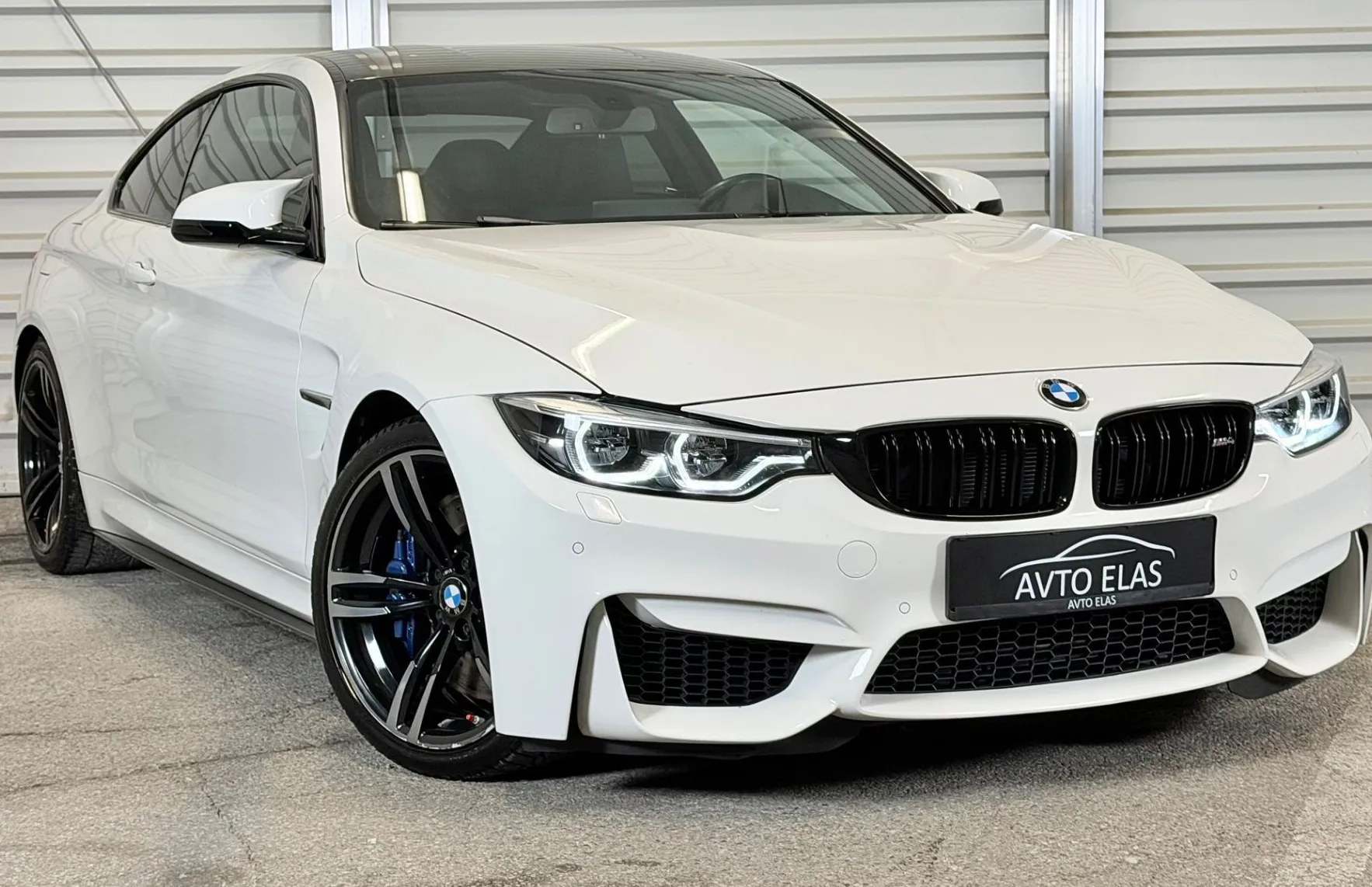 Zunanja slika - BMW M4 - Coupé - HARMAN - CARBON - KAMERA - HUD - PDC - 3