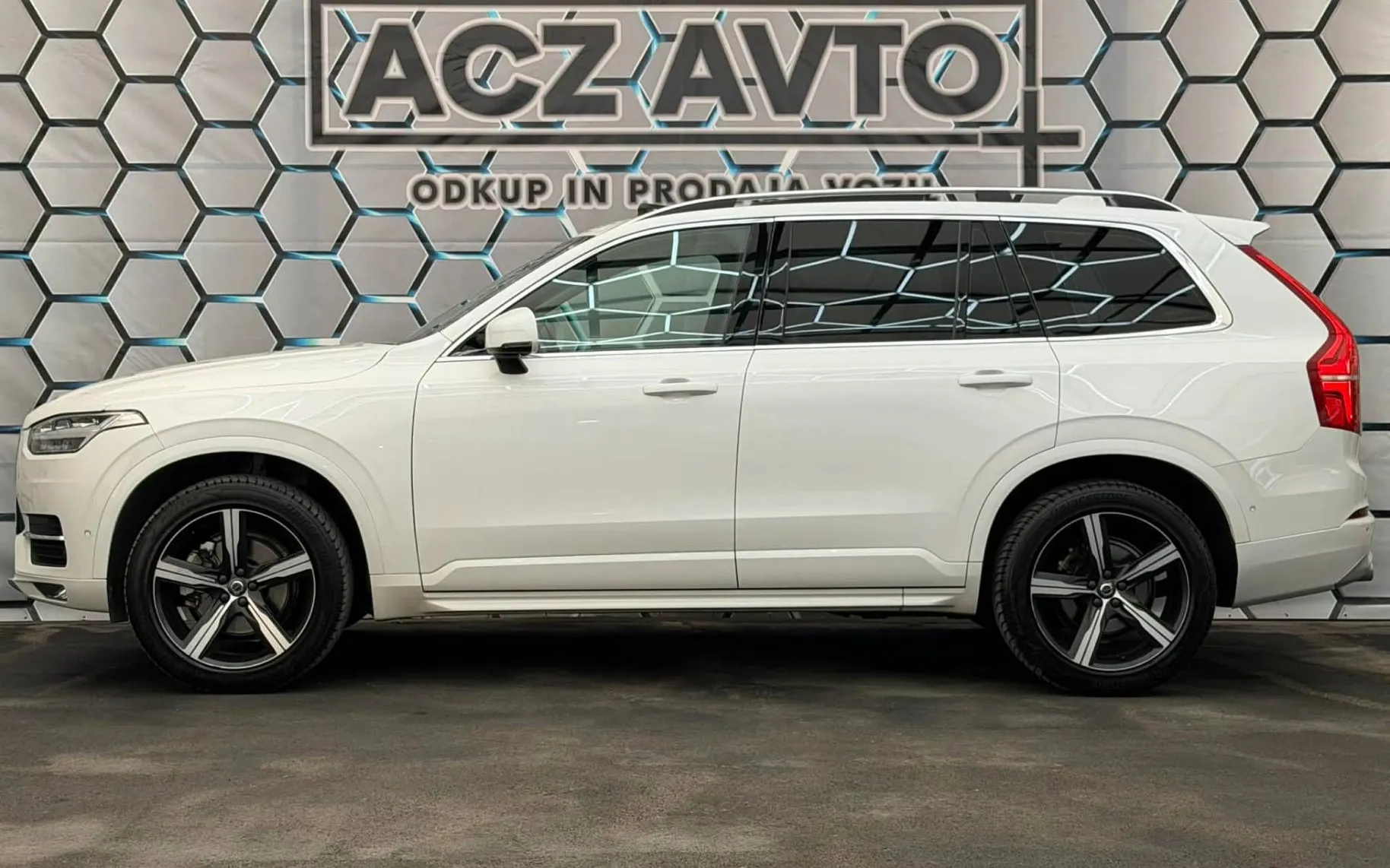Notranja slika - Volvo XC90 - D5 4X4•AUT•SPORT•PANO•FUL LED•KAMERA•VIRTUAL•ACC•. - 7