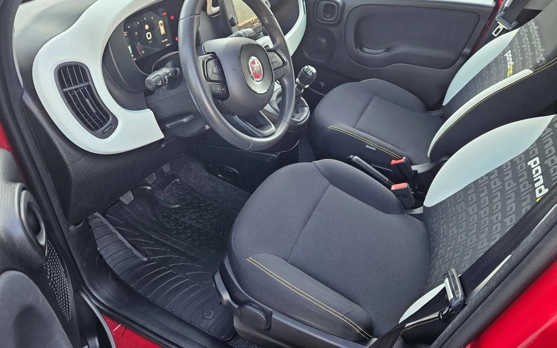 Notranja slika - Fiat Panda - Pandina 1.0 GSE  Cross  VIRTUAL - 8