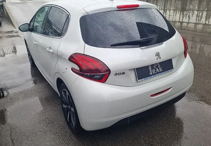 Zunanja slika - Peugeot 208 - 1.2 PureTech 83 S S Allure  67674KM.SERVISNA - 5