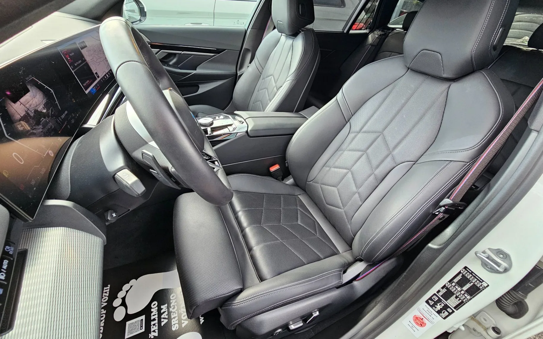 Notranja slika - BMW serija 5: - 540d xDrive Avt. |M-OPTIC|ICON|HL.SED|360-KAM|A20| - 8