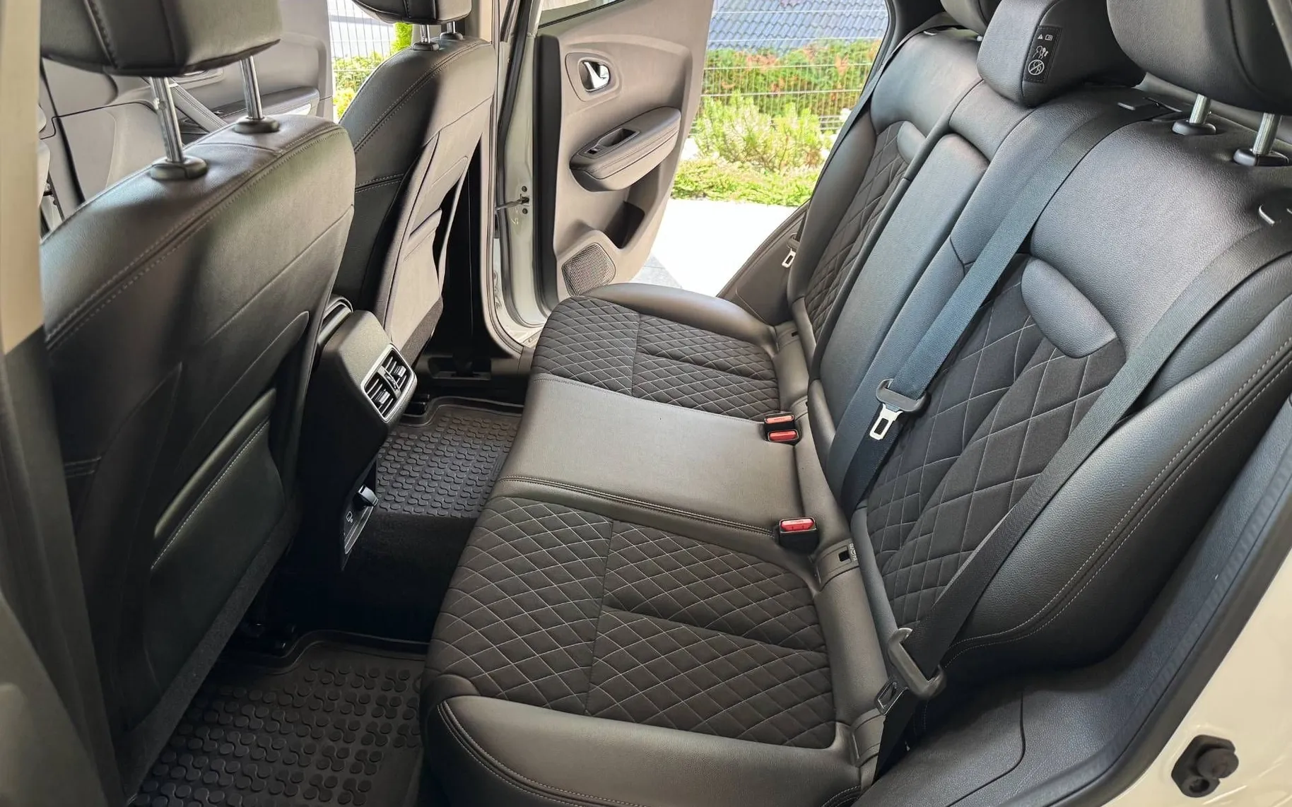 Notranja slika - Renault Kadjar - 1.3 16V TCE 140 -SLOVENSKI-1.LASTNIK-KAMERA-NAVI-. - 11