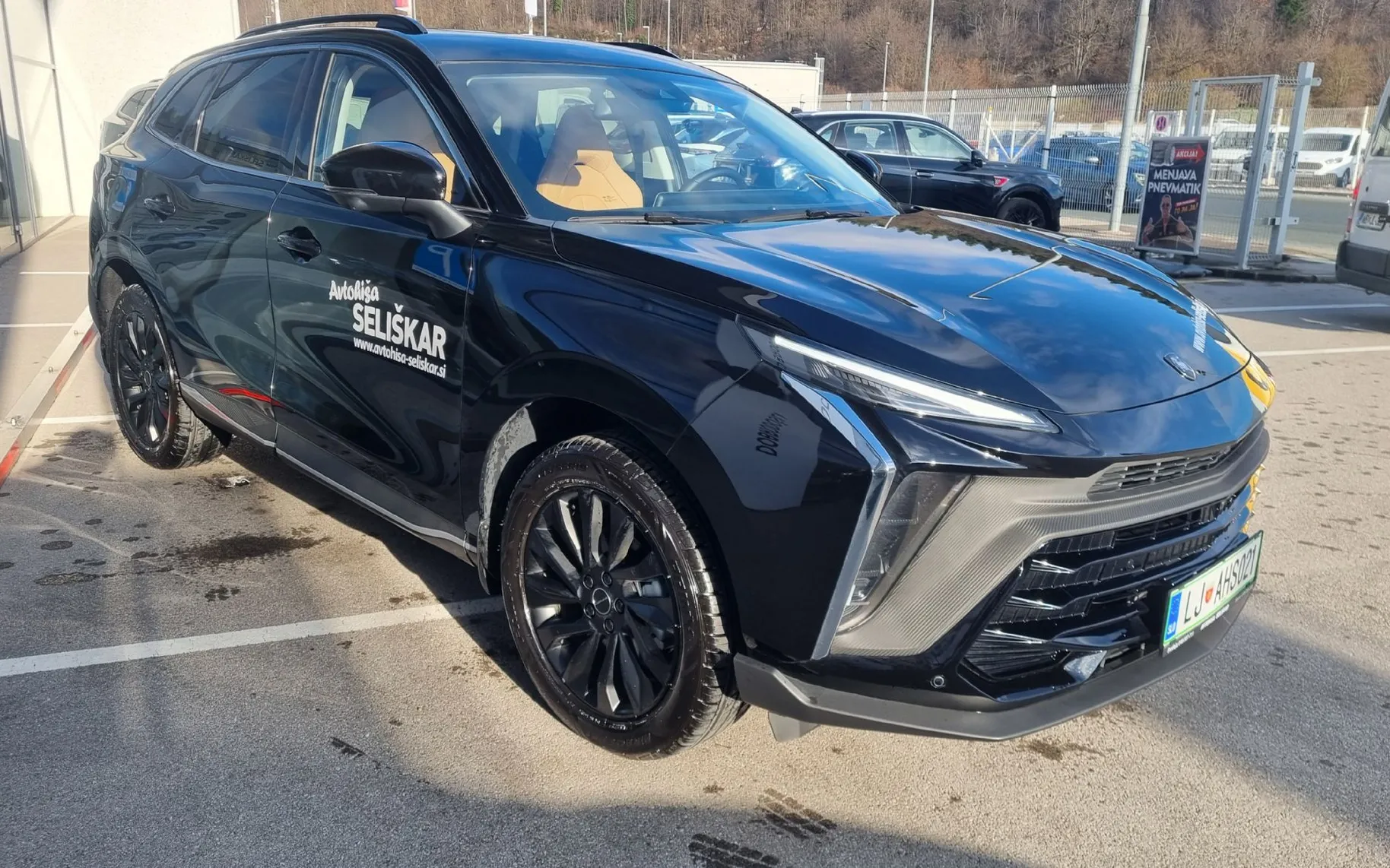 Zunanja slika - Forthing Forthing T5 EVO - T5 Evo MY2025 1.5 T-GDI AVTOMATIK + TOP OPREMA - RABLJENO - 3
