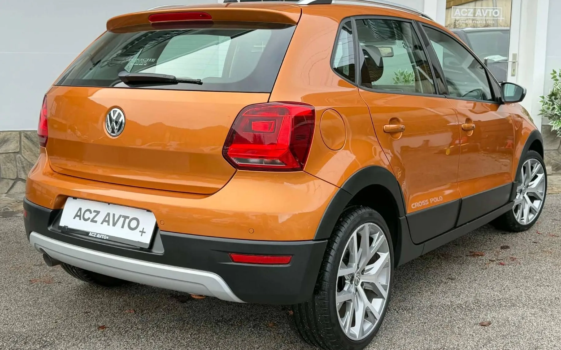 Zunanja slika - Volkswagen CrossPolo - 1.4 TDI•PDC SENZORJI•TEMPOMAT•138.000KM•ODLIČEN• - 4