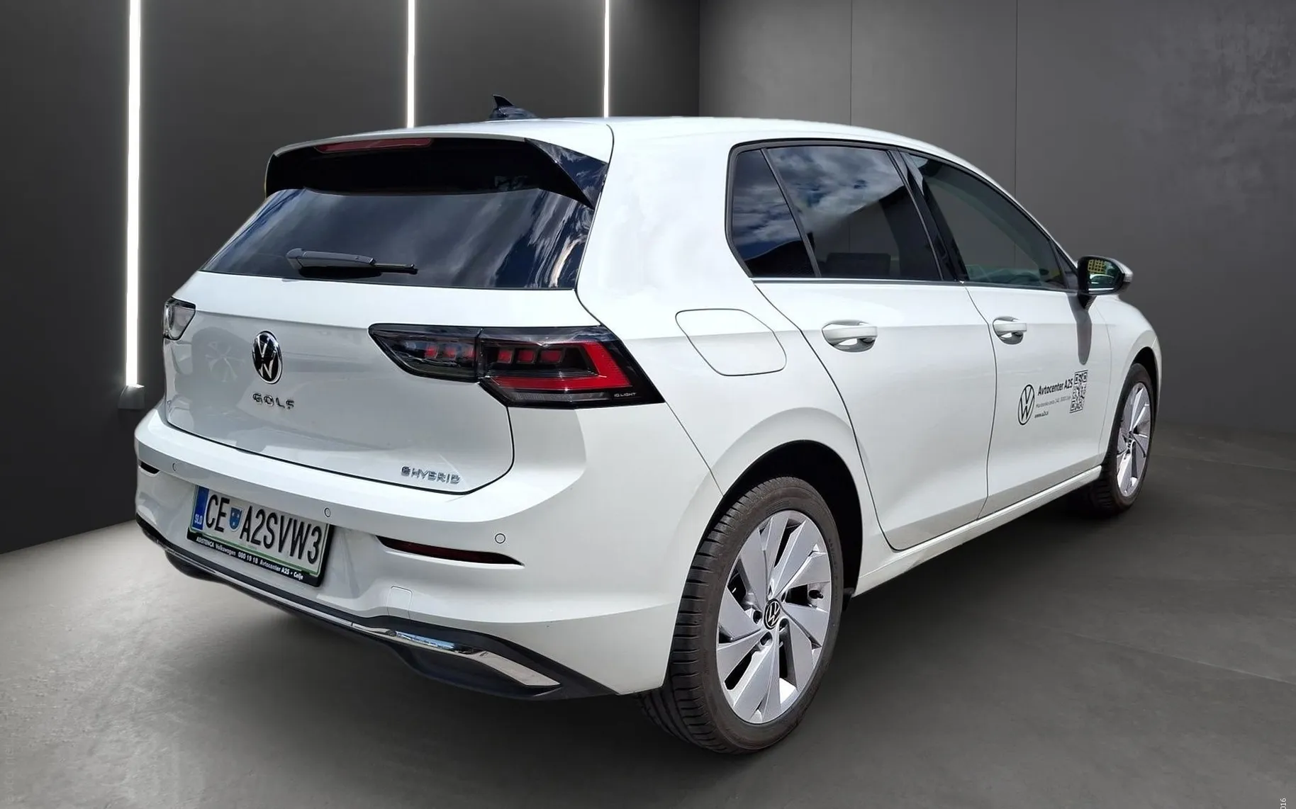 Zunanja slika - Volkswagen Golf - 1.5 eHybrid DSG Style 204KM - 3