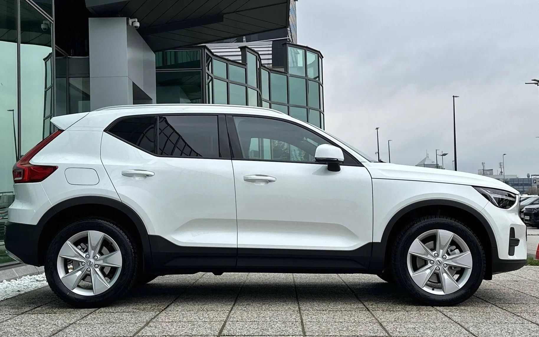 Zunanja slika - Volvo XC40 - B3 P Core AT DCT... - 4
