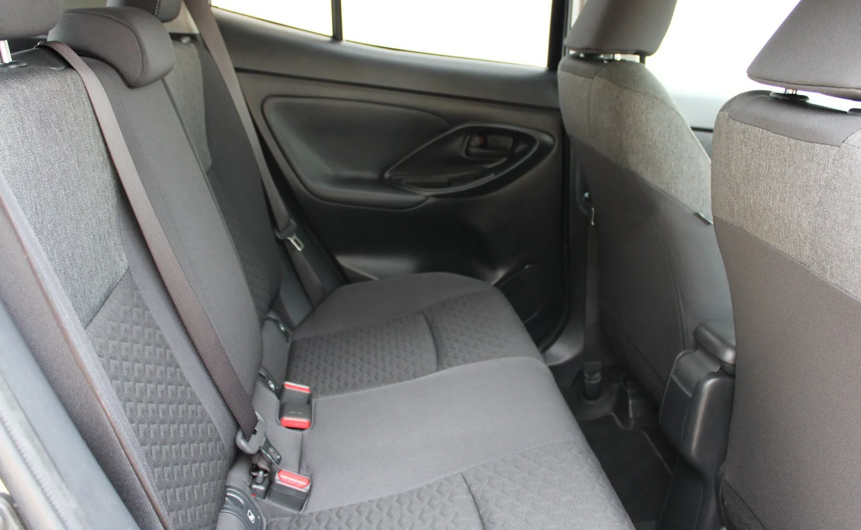 Zunanja slika - Toyota Yaris Cross - Hybrid 1.5 VVT-i Business Avt. - 15