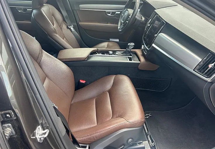Zunanja slika - Volvo S90 - D3 Momentum Avt. - 11