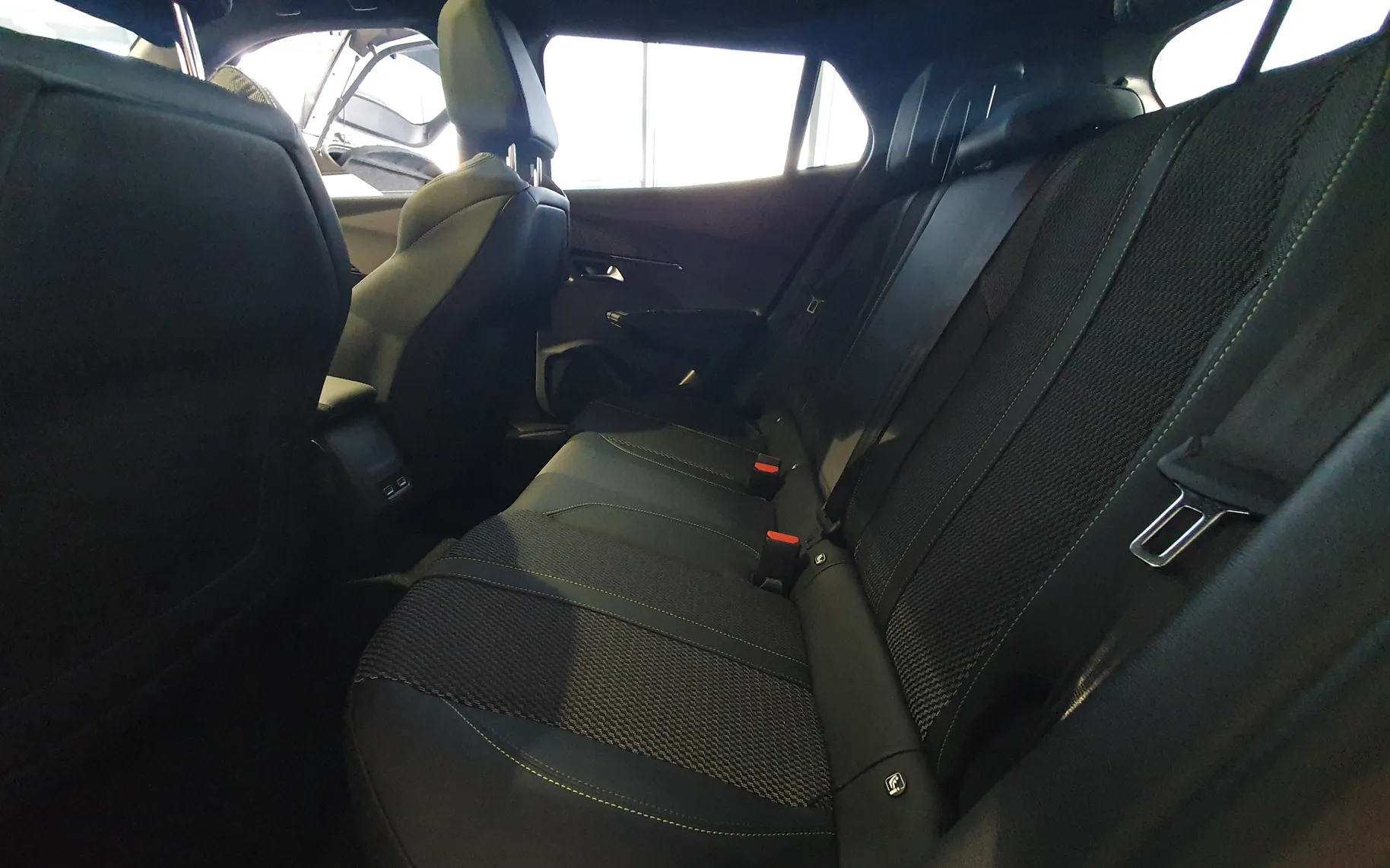 Zunanja slika - Peugeot 2008 - GT HIBRID 145 - PANORAMA - NA ZALOGI - 10