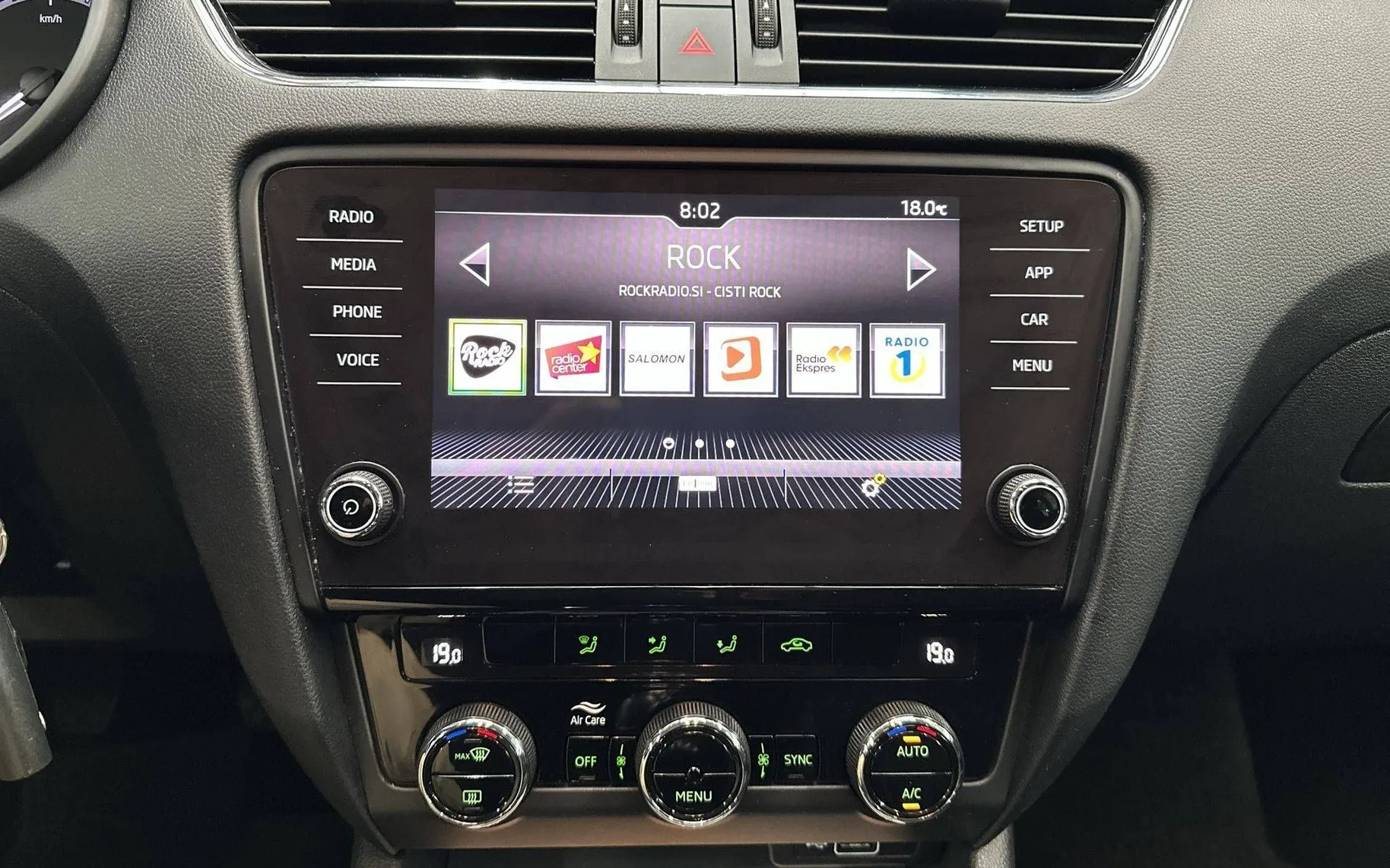 Notranja slika - Škoda Octavia - Combi 1.6 TDI Family... - 16