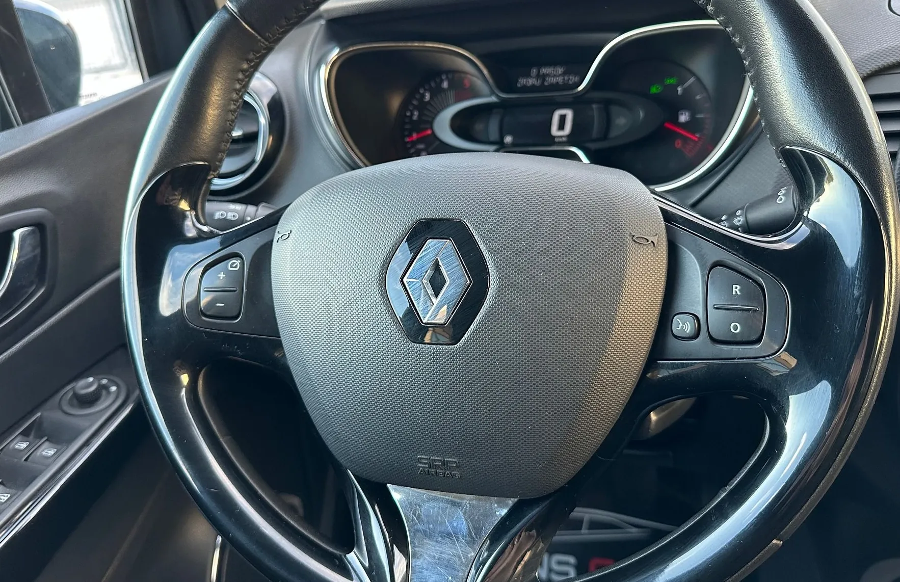 Zunanja slika - Renault Captur - dCi 90 - SLOVENSKI - PDC - NAVIGACIJA - TEMPOMAT - 12