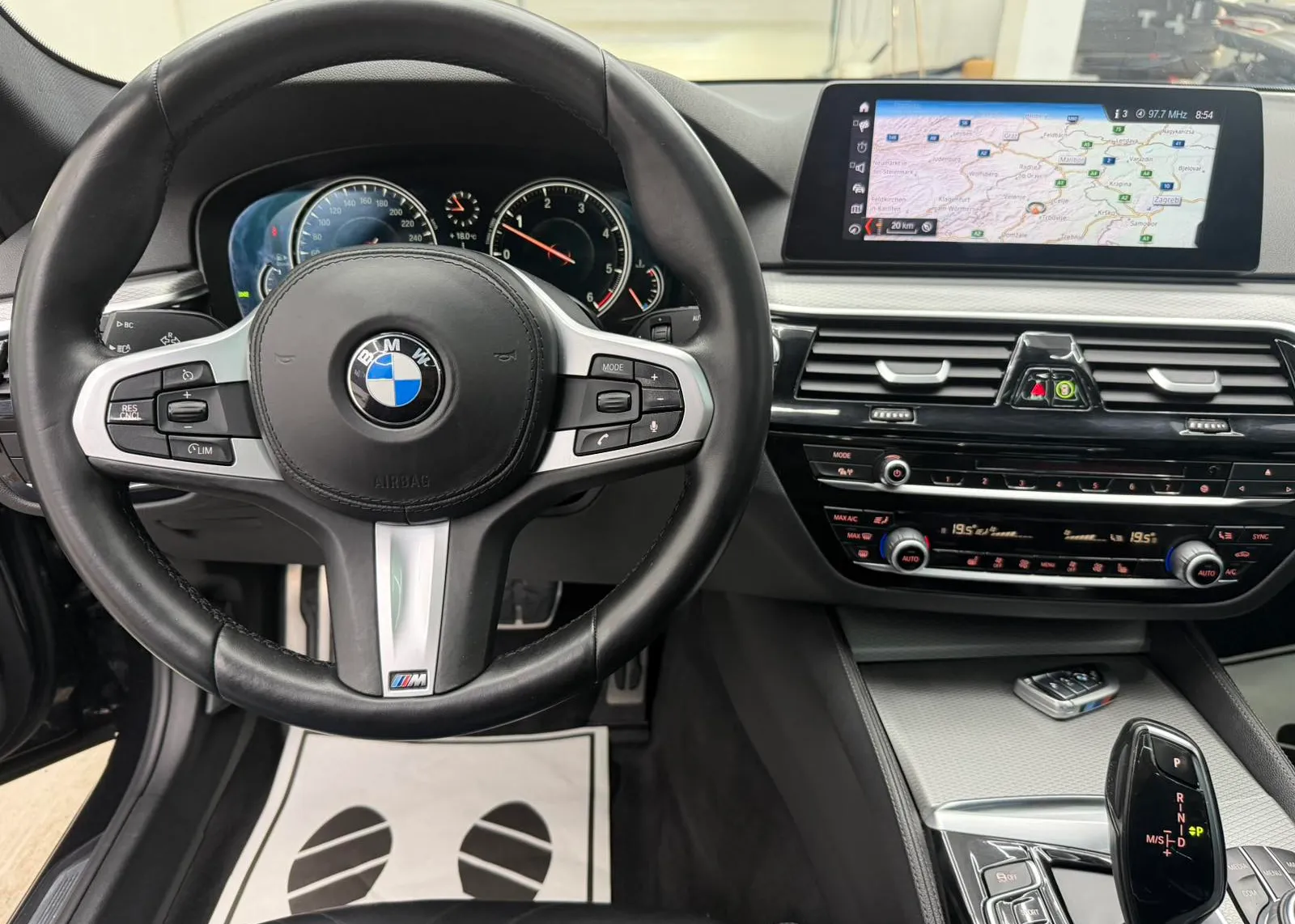 Zunanja slika - BMW Serija 5 - 530d Avt. - 3